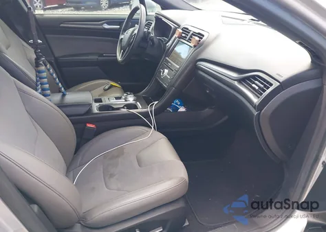 2017 Ford Fusion Sport z USA, uszkodzony, nr VIN 3FA6P0VP7HR205358